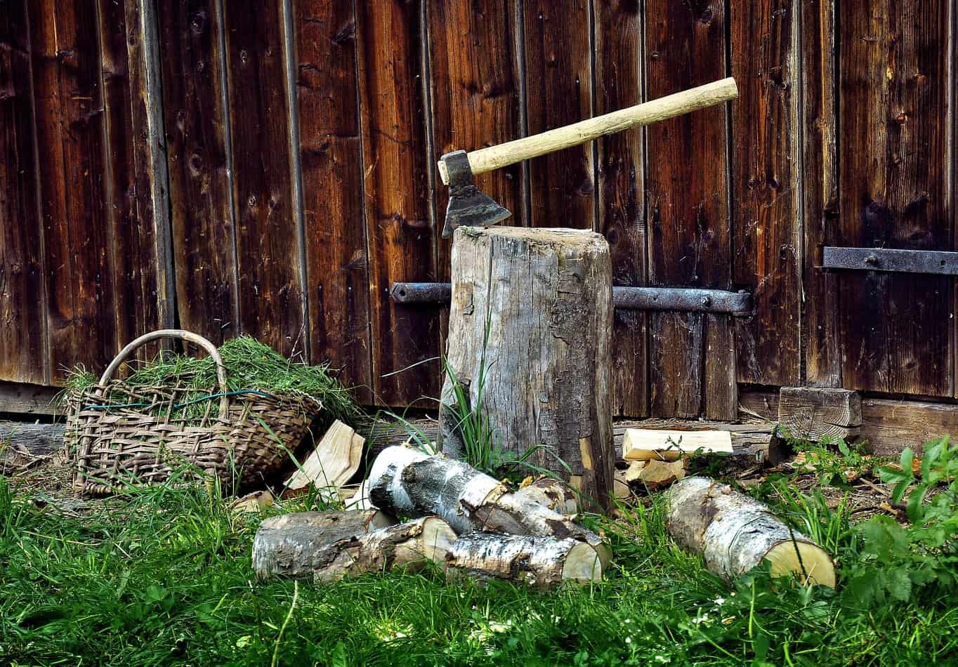 HOW TO SPLIT  FIREWOOD? An Ultimate Guide