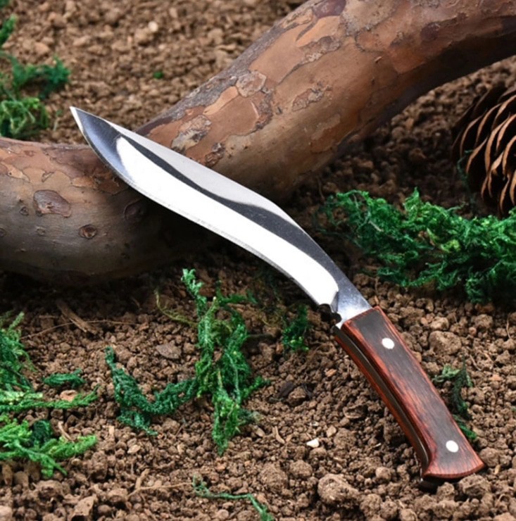 Self Defense Tips: How to Defend yourself with a Kukri Knife (4 Simple Techniques)