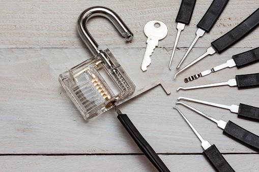 lock picking process