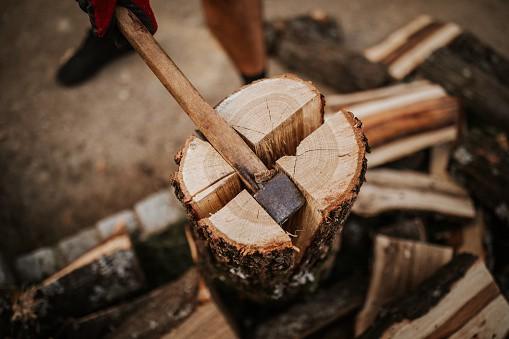 HOW TO SPLIT FIREWOOD? An Ultimate Guide 1 split firewood